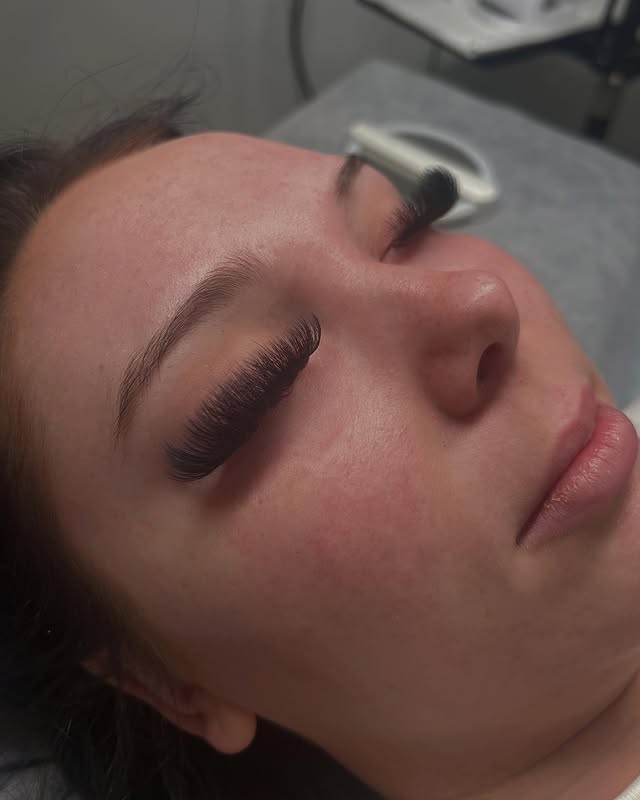 Volume lash set, freshly finished